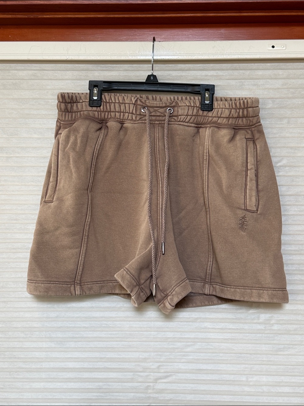 NWOT FP sprint to the finish shorts in hickory size medium - Picture 5 of 8